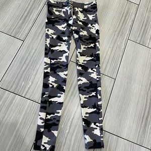 NWOT Discontinued CAMO Freddy jeans XS